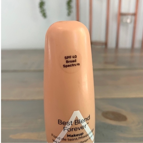 Almay Best Blend Forever Foundation 160 Sand Beige SPF 40 Broad Spectrum 1oz NWT - Picture 2 of 4